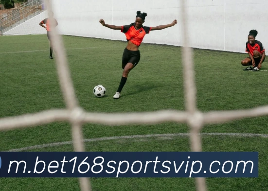 今日NBA交易动态字母哥续约雄鹿湖人引进肯纳德祖巴茨加盟步行者